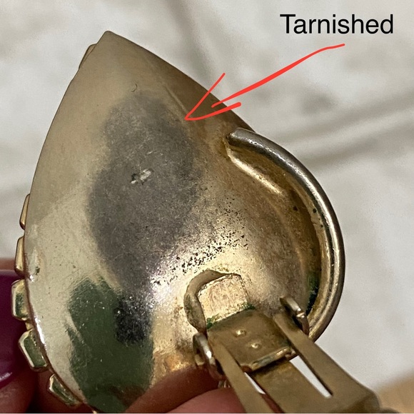 Vintage Unsigned Inverted Heart Light Gold-tone with AB Crystals Clip Earrings - Picture 14 of 14